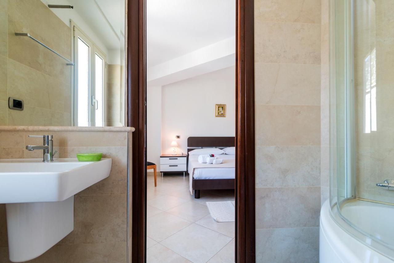 Royal Suite Apartment Cala Gonone Esterno foto